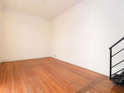 Depto Tipo Casa en Venta 90 años