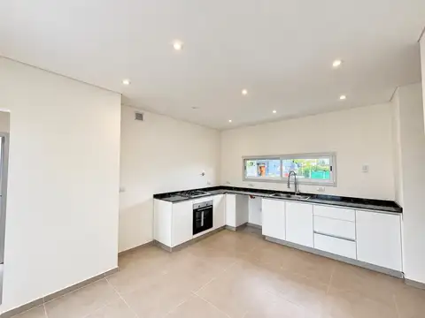 Casa en Venta en Pilar del Este - Santa Lucia, USD 198.000