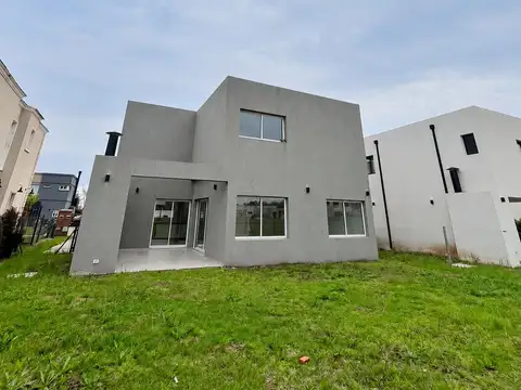 Oportunidad de venta  Casa a estrenar en Santa Lucìa 