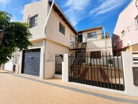 Venta Casa en  Villa Maipú, San Martín, GBA NORTE- Tres unidades independientes sobre un mismo lote.