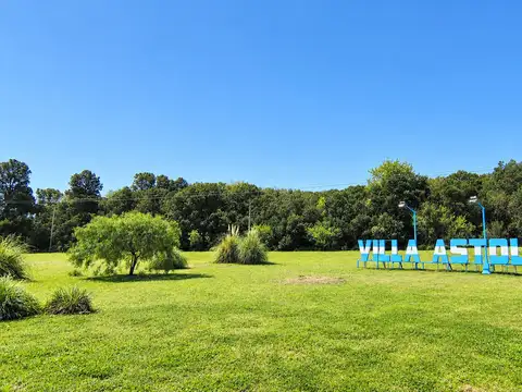 Villa Astolfi - Excelente Terreno con Dos Casas