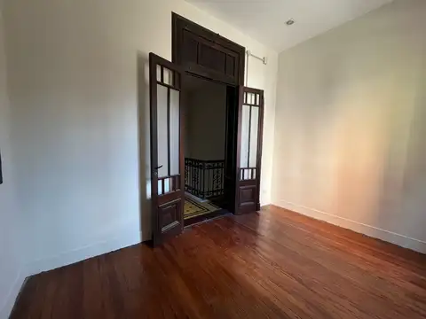 ALQUILER CASA DE CATEGORÍA | PLANTA ALTA | IDEAL USO PROFESIONAL / INSTITUCIONAL