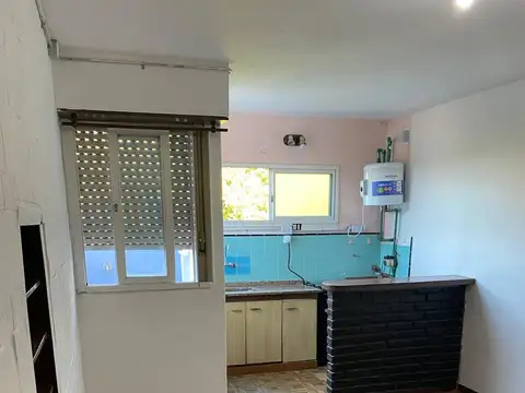 Departamento 2 ambientes ,2º piso por escalera