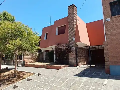 CASA NIVEL GERENCIAL EN VENTA