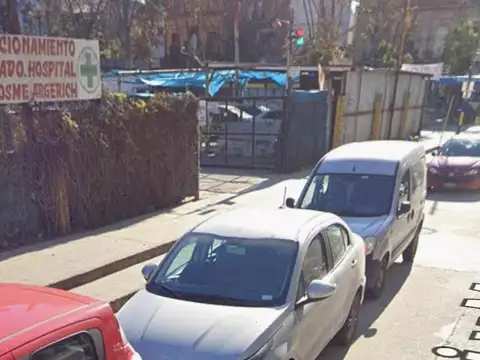 Cochera en Venta Zona Parque Lezama