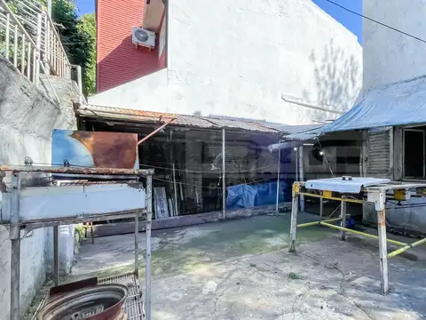 Rawson al 4000 esquina Mariano Moreno