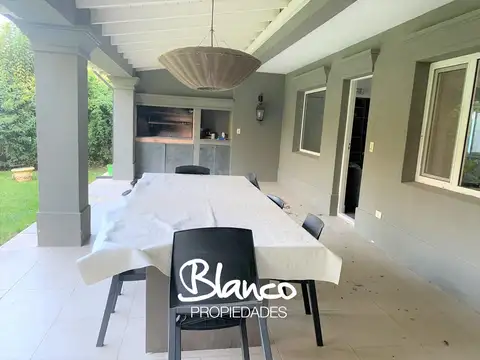 Casa en Venta en Los Laureles, USD 480.000