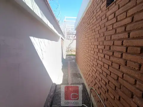 COCUCCI INMOBILIARIA VENDE casa en Godoy Cruz
