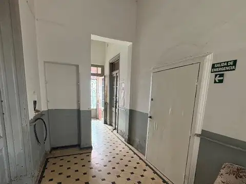 Casa 6 ambientes con 2 baños