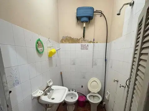 Casa al frente en planta baja para reciclar en Rosario