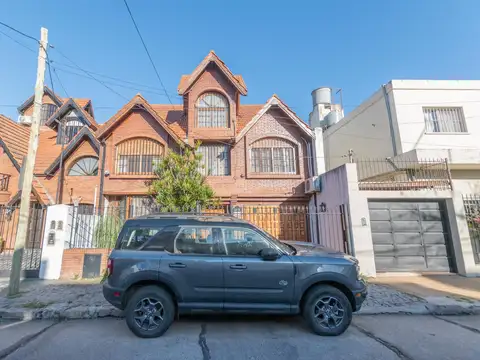 Doctor Mariano Moreno 1000