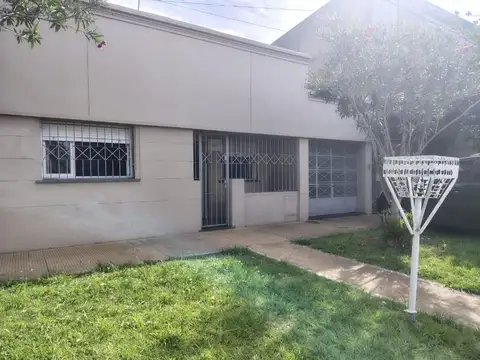 Venta de Casa 2 Dormitorios en Los Hornos, La Plata