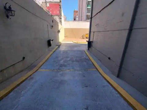 Cochera en Monserrat