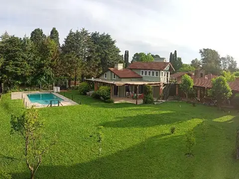AUR. Venta. 2 Casas Sobre Lote De 1.900 M2. Quincho Y Pileta. Apto Crédito Hipotecario. El Remanso (ORIGINAL)