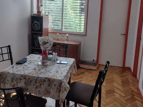 DEPARTAMENTO DE DOS AMBIENTES AL CONTRAFRENTE MUY LUMINOSO T/36M2