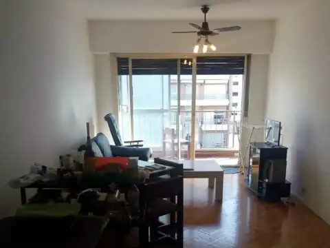En venta depto de 3 Amb con Balcon al contrafrente  en Flores