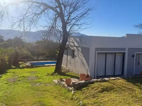 Exc Casa 2 dorm alq amob jard/qcho/gge Las Vertientes