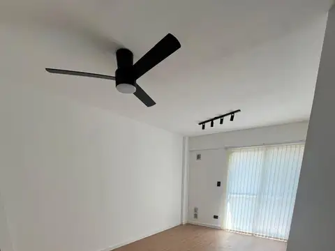 60 e/ 2 y 3 300, Piso 4