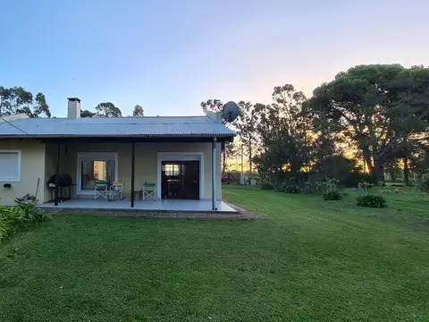 Casa 3 ambientes con 2 baños