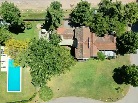 Casa en Venta con 2 cocheras