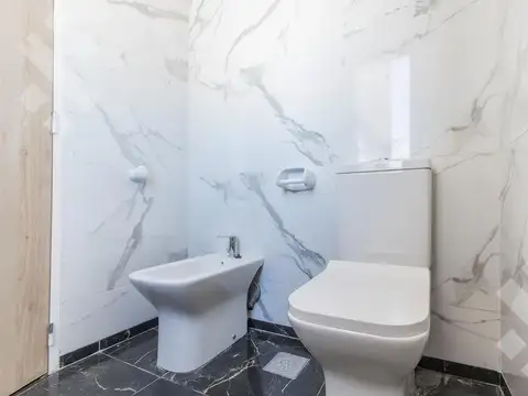 Alquiler oficinas en dos plantas- frente de ruta 22- Cipolletti
