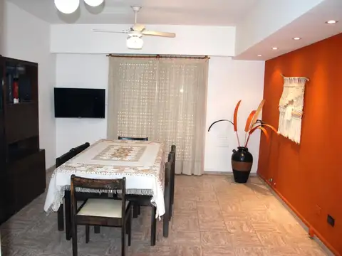 Departamento de 2 dormitorios con patio en pichincha 100 m2 totales
