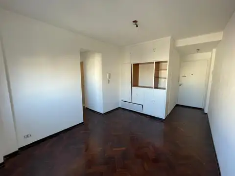 Avenida Hipólito Yrigoyen 1500
