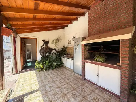 Casa 4 ambientes con 3 baños