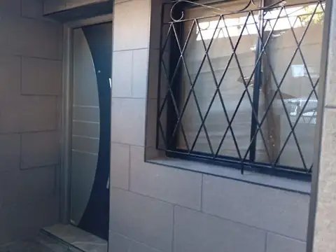 Depto Tipo Casa en Alquiler de 3 ambientes
