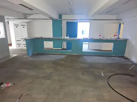Oficina en Alquiler con 1 cochera