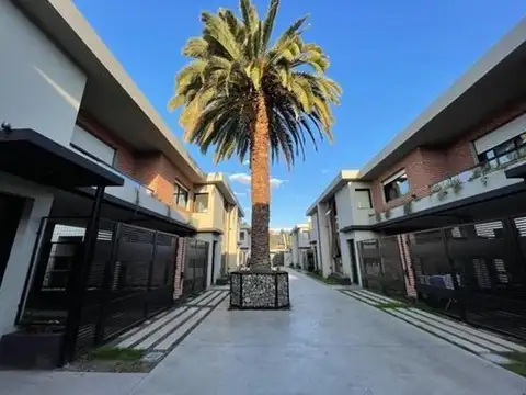 Depto Tipo Casa en Venta en Castelar Sur, USD 135.000