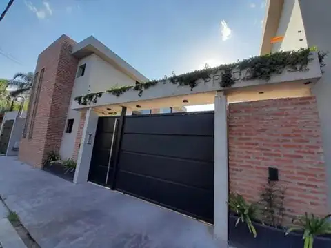 DUPLEX EN COMPLEJO PRIVADO- 3 AMB. CON COCHERA/PATIO-PISCINA