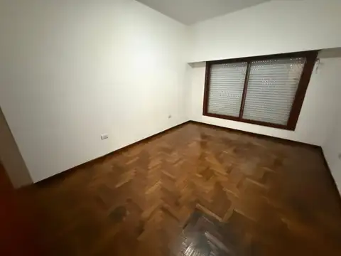 Depto Tipo Casa en Alquiler en Mataderos, $ 700.000