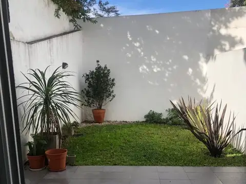 Depto Tipo Casa en Alquiler en Ituzaingo, $ 1.200.000