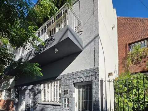 Alquiler de PH tipo casa x escalera sin expensas 2 dorm 1 en suite pequeña tza y pequeño patio