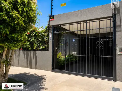 Casa 4 ambientes con gran jardín, pileta y quincho – Boulogne