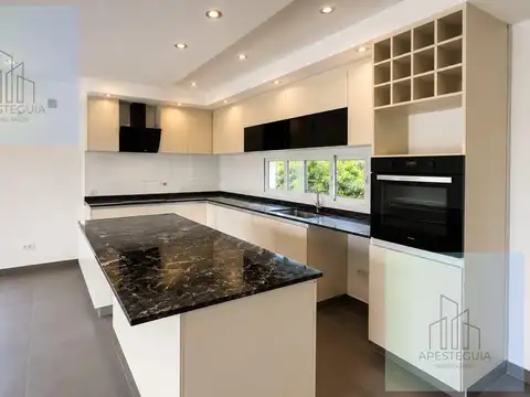 Casa 4 ambientes con 3 baños