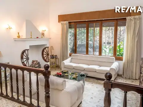 Casa 5 ambientes con 2 baños