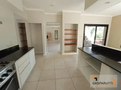 Casa en Venta con 7 cocheras