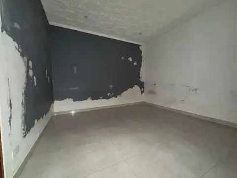 Venta de casa a refaccionar en Villa Lugano