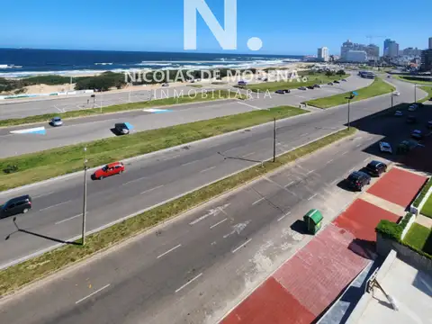 Vende apartamento de 1 dormitorio en Punta del Este, con vista al mar