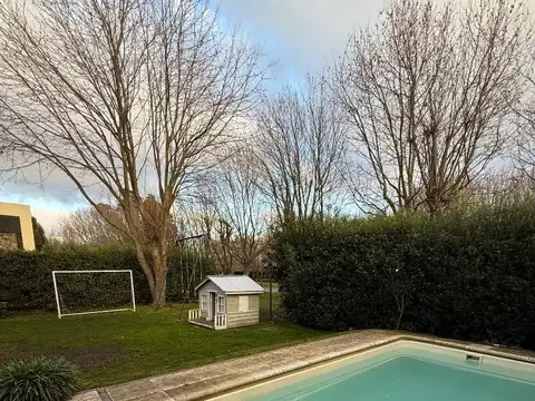 Casa 5 ambientes con 3 baños