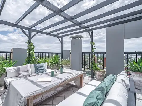 Piso alto con terraza, MUY LUMINOSO con vistas panorámicas - 360º - excelente ubicación y cochera