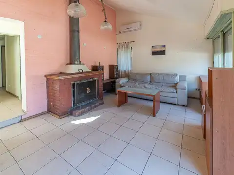 Casa 4 ambientes con 1 baño