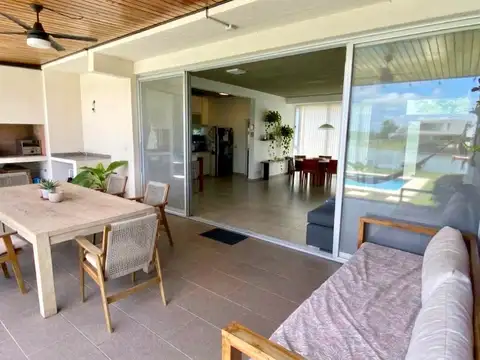 Casa en Alquiler en El Canton, USD 1.600