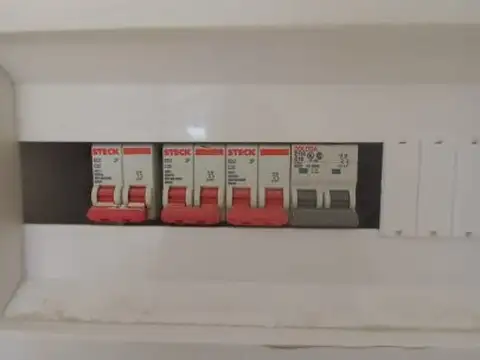 Uriburu y Duran (en la esquina ) , Piso 0