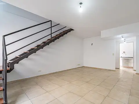 Depto Tipo Casa 3 ambientes con 2 baños