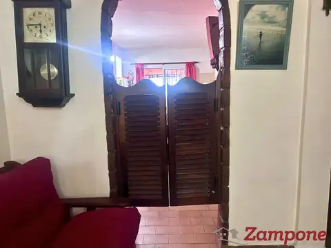 Casa 5 ambientes con 1 baño