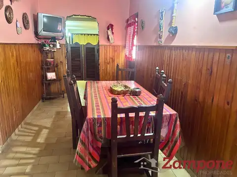 Casa en Venta con 4 cocheras