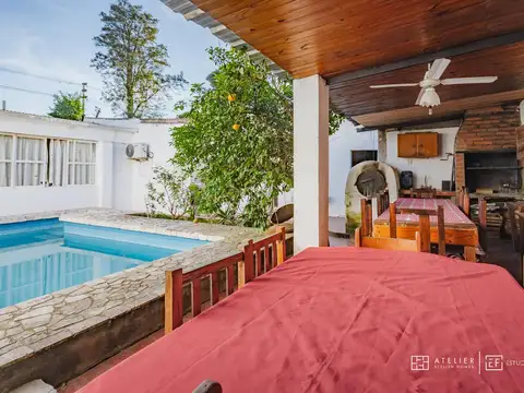 Casa 5 ambientes con 2 baños